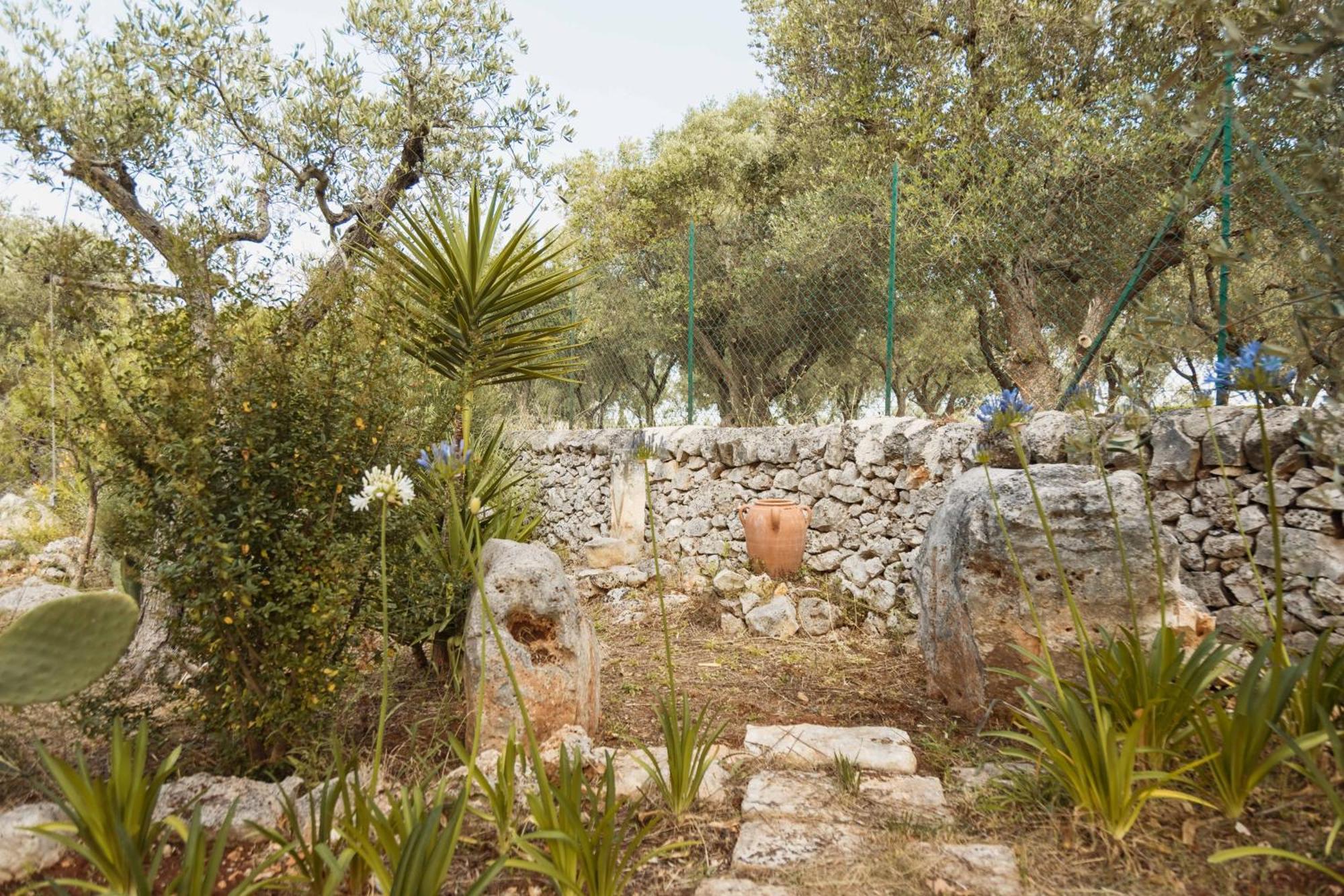 Гостьовий будинок Trulli Santa Maria Odegitria Relais Остуні Екстер'єр фото